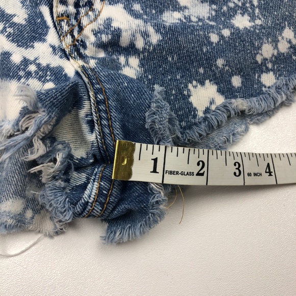 Levi's Bleached Cut Off Jean Shorts - Picture 5 of 7
